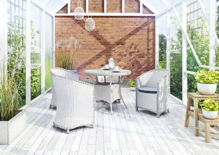 meble rattanowe, stół drewniany na ogród